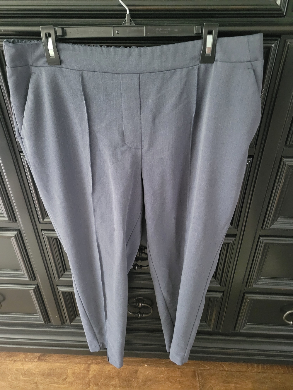 Nine West Relaxed Crop Pants in Navy